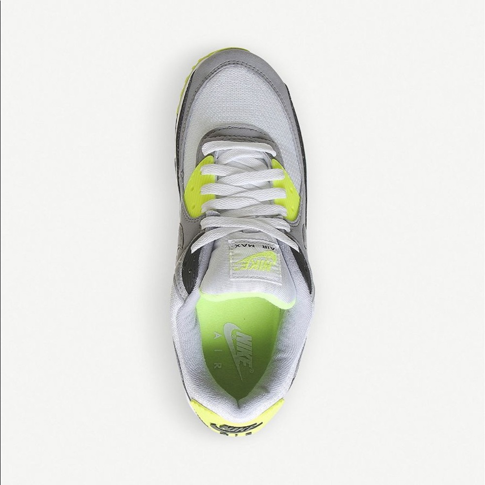 NIKE - Picture 2 of 5